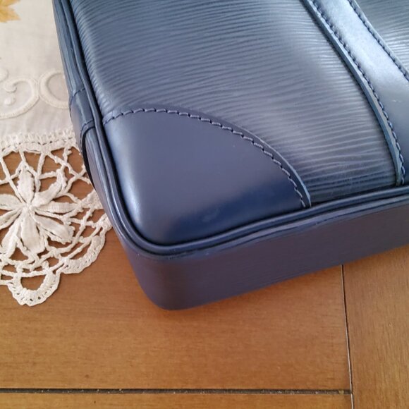 Louis Vuitton Epi Leather Vivienne MM Satchel in Blue/Silver - Picture 7 of 16
